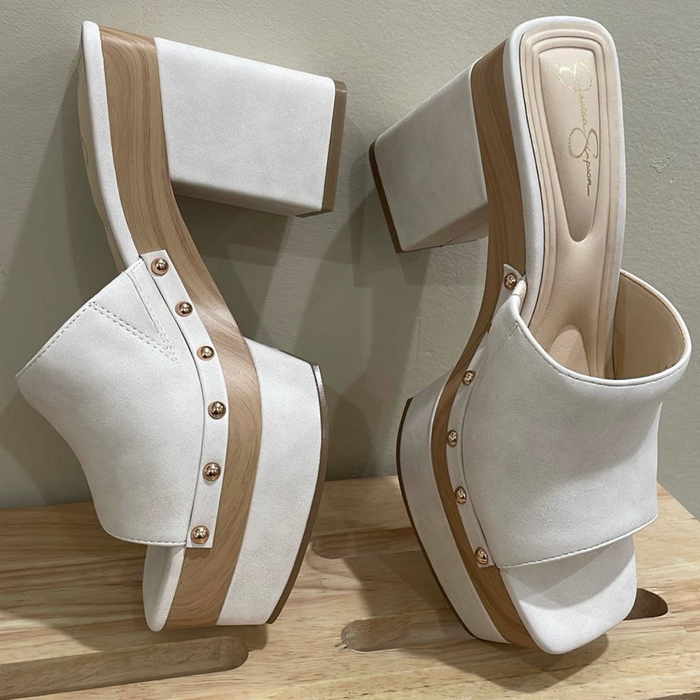 NIB Jessica Simpson ivory nubuck 7.5 fits 7.5/8 clogs CHARLETE mule square toe